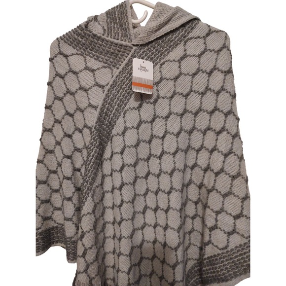 Bon Voyage Sweaters - Bon‎ Voyage Hooded Poncho Sweater Gray Geometric Fringe One Size New With Tags